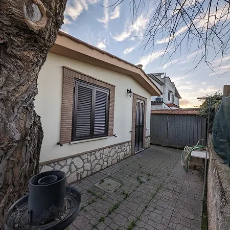 Holiday home La Del Gelso Bianco Aprilia